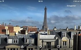 Large studio eiffel tower